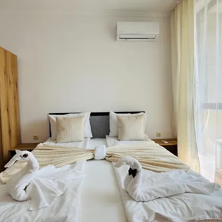 Astoria Ii 54 One Bedroom エレニテ