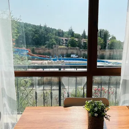 アパート Astoria Ii 54 One Bedroom エレニテ