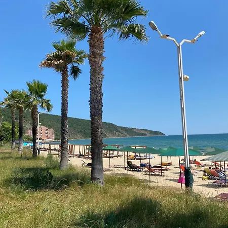 Astoria Ii 54 One Bedroom * エレニテ