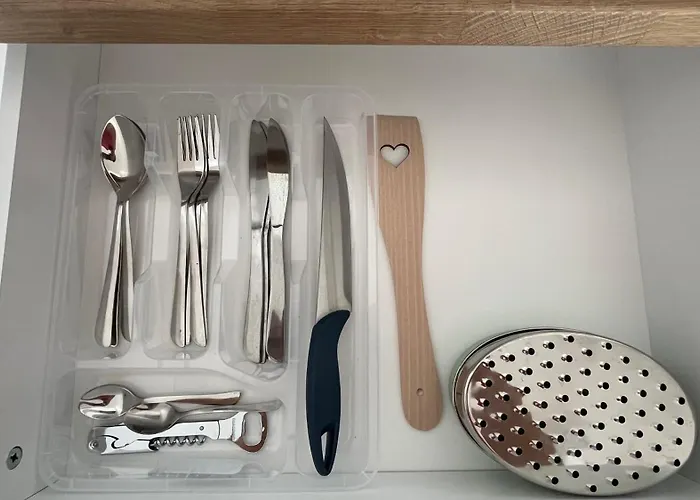 Astoria Ii 54 One Bedroom Apartment *