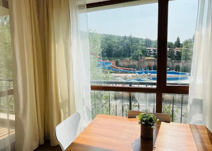 Astoria Ii 54 One Bedroom Elenite