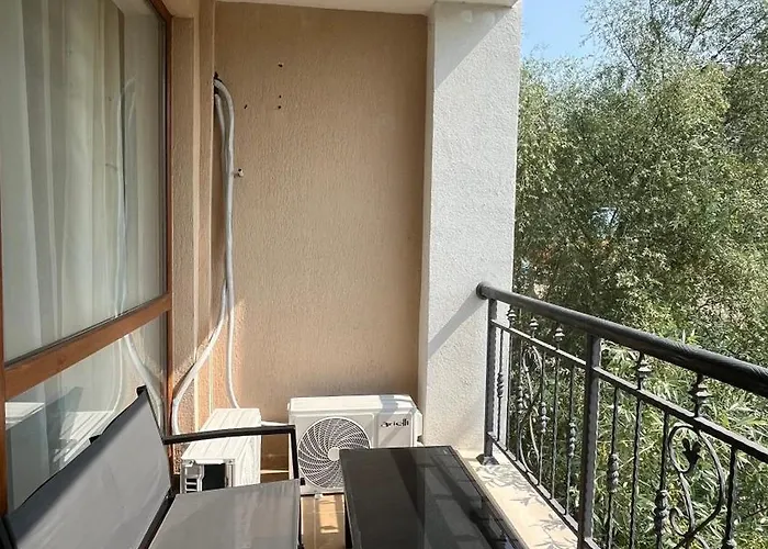 Astoria Ii 54 One Bedroom Elenite